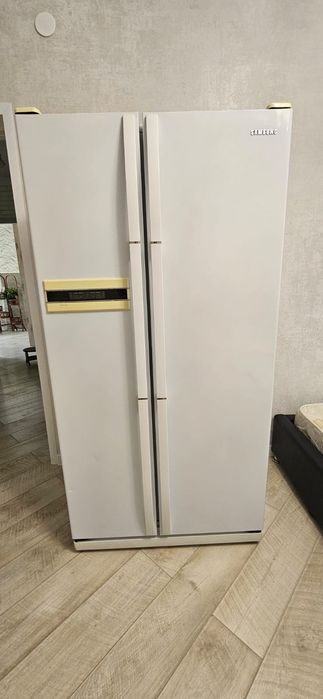 Продам холодильник Samsung