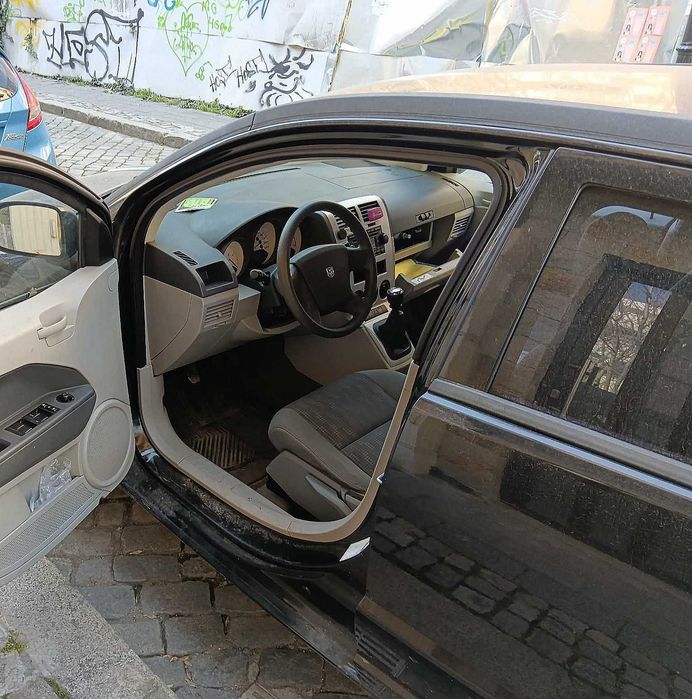 Продавам личният си автомобил Додж Калибър