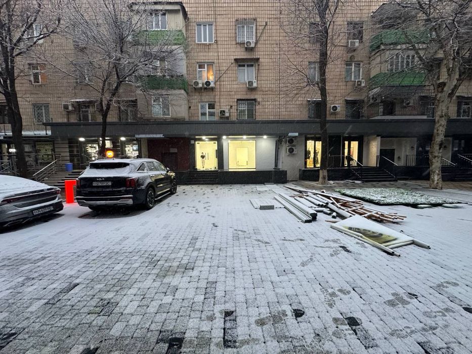 Айбек | Мирабад - Продается нежилое помещение вдоль дороги 100м2