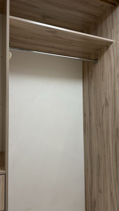 Шкаф-купе с зеркалом