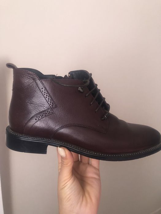 Продам ботинки на осень