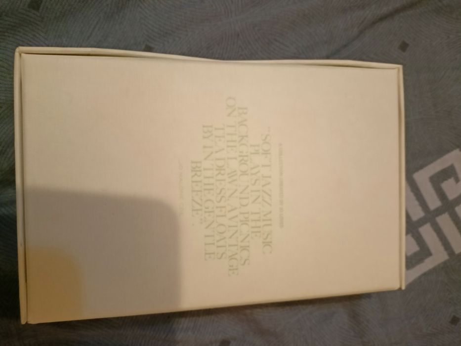 Три коробки от телефонов