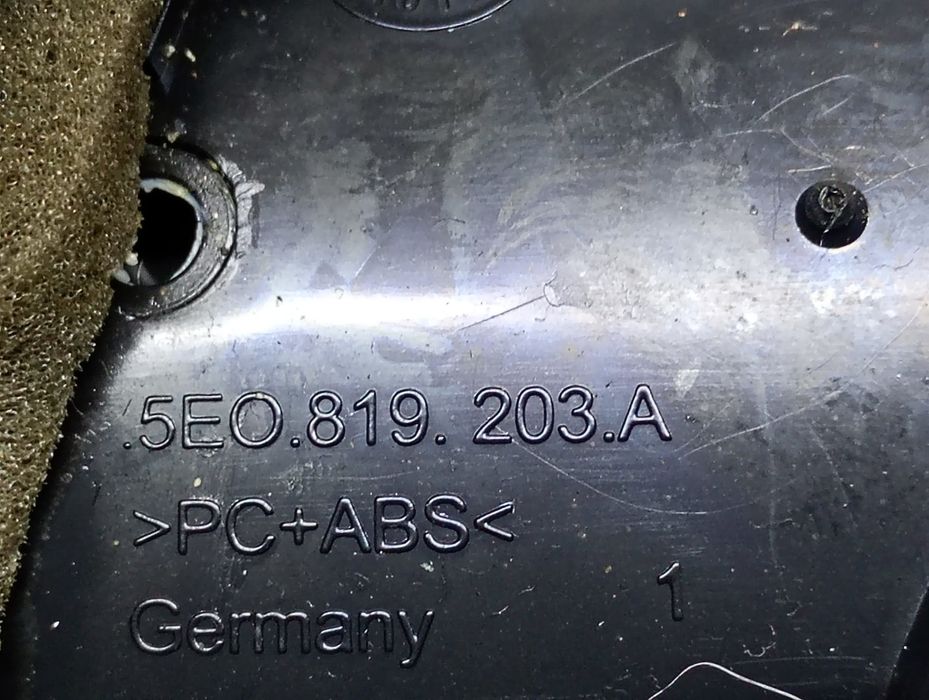 Grila ventilatie bord 5E0819203A Skoda Octavia 3 (2013 - 2017) 1.6 tdi CRKB