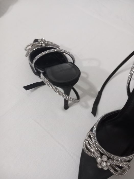 Vând papuci de gala