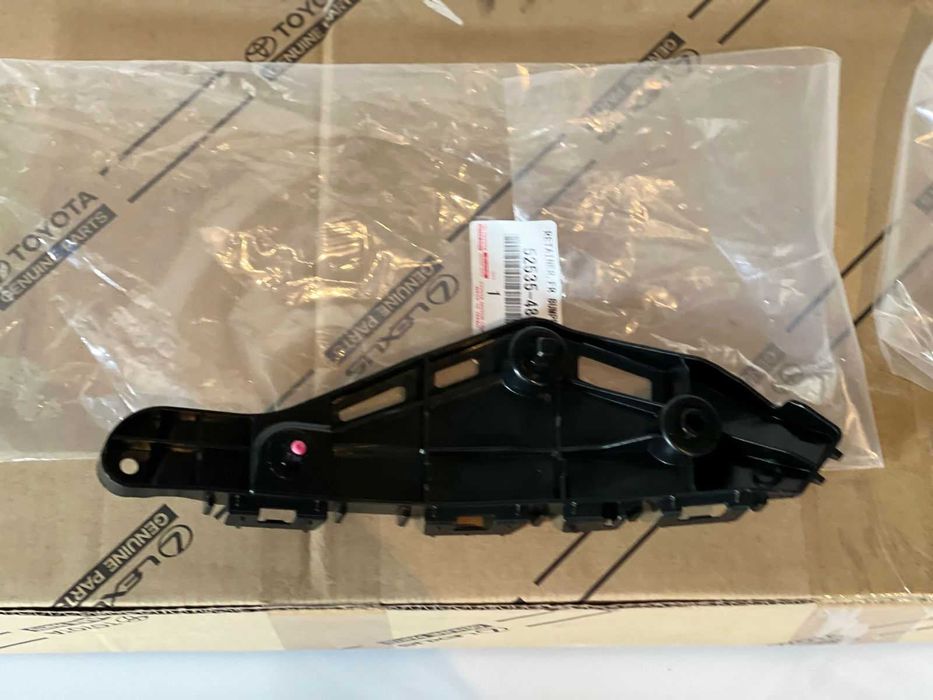 Кронштейн крепление переднего бампера оригинал Lexus RX