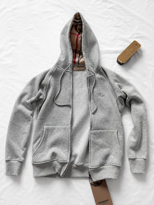 Hanorac burberry marimea S