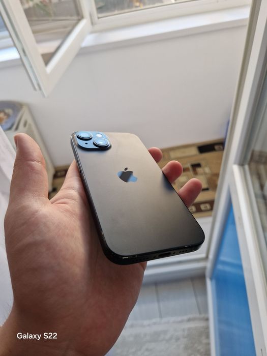 iPhone 15 black .