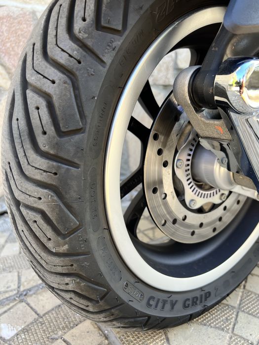 Скутер Vespa Super GTS 300