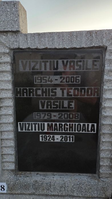 Inscripționare / completare dată de deces pe monumente funerare