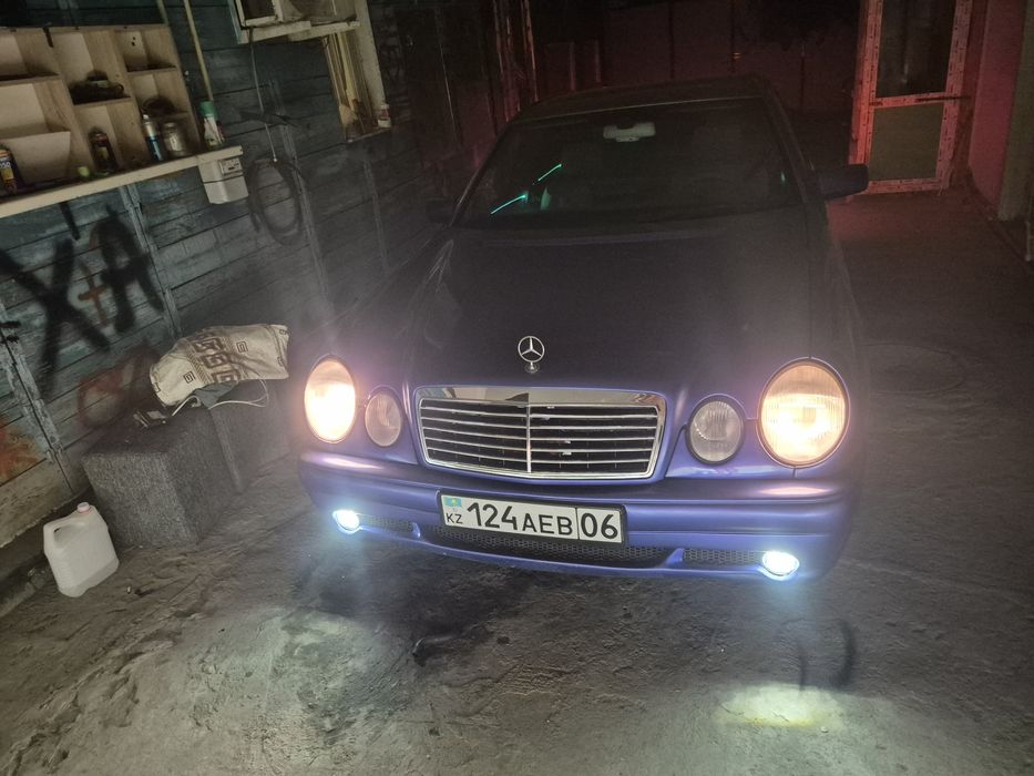 Мерседес 210 в исключительно састоянии