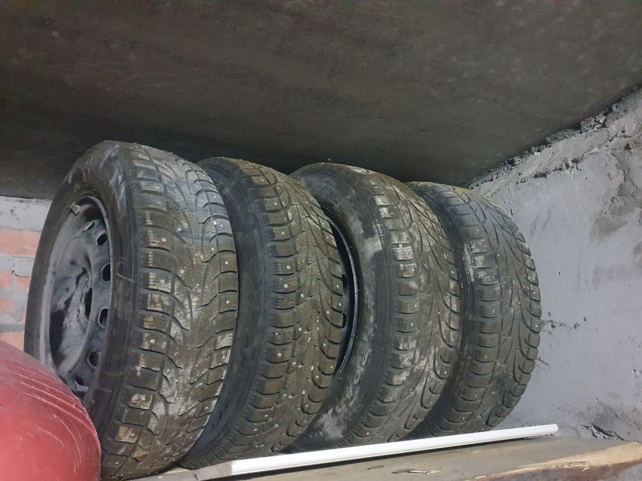 Продам зимние шины с дисками
