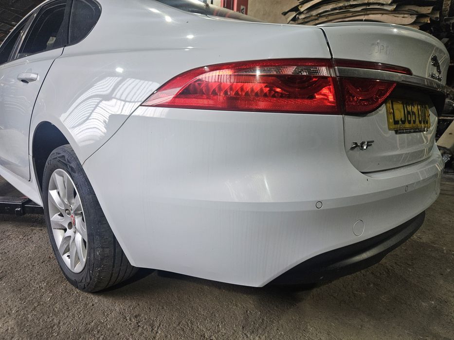 Задна броня за Jaguat XF 2017г.