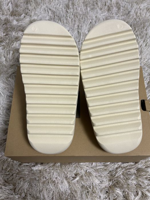 Yeezy Slides “Bone”
