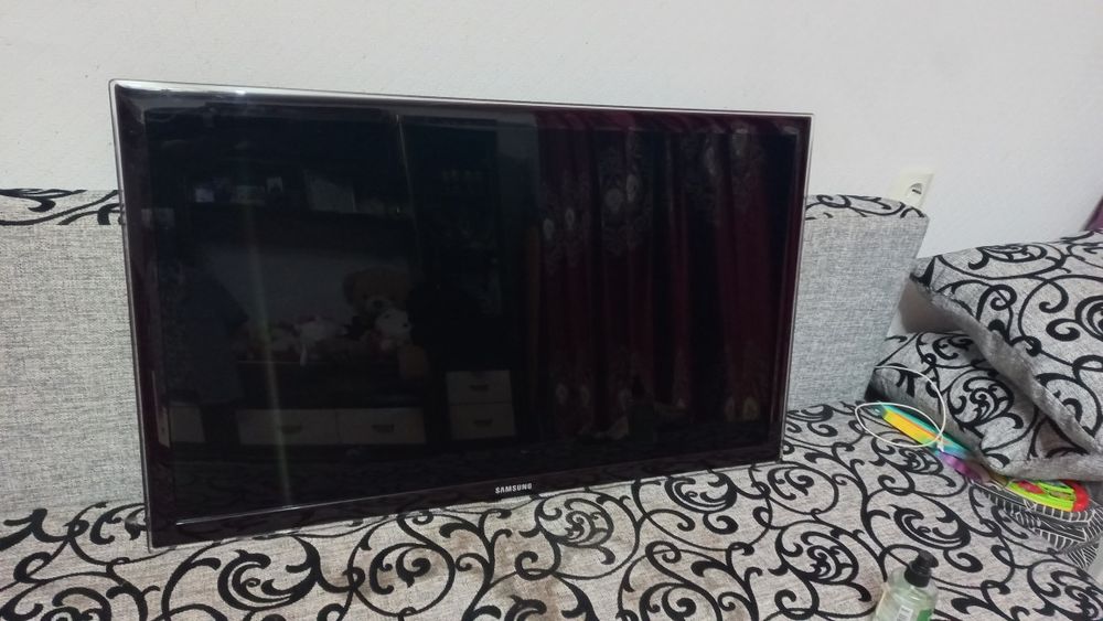Телевизор в отличном состояние