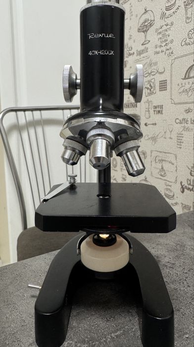 Microscop Revue - fabricat in Japonia