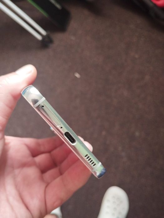 Продам Samsung S22