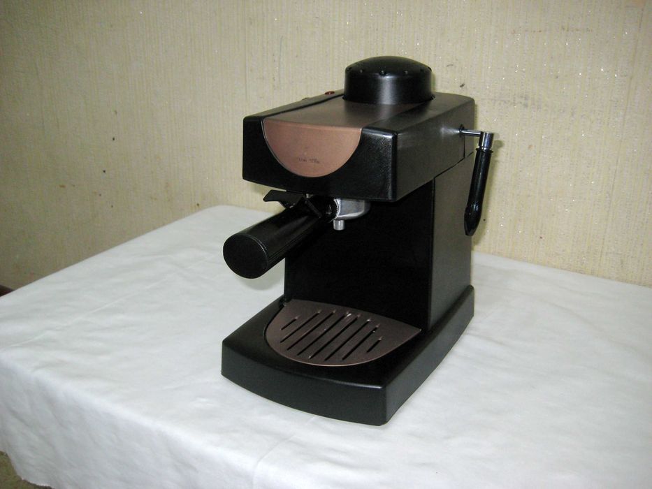 Кофеварка капучинатором идеальном отличном состоянии!