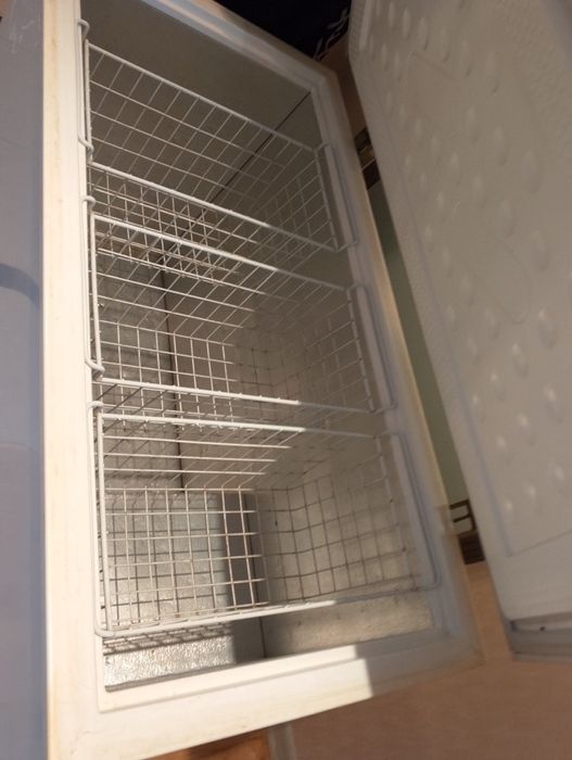 Продам морозильник