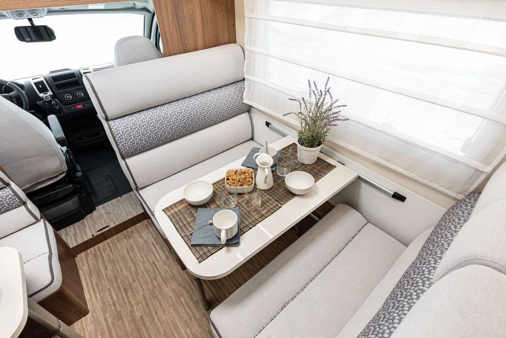 Autorulota Alcove Elnagh Baron 22, an 2026, 7 persoane