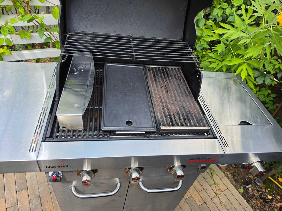 Gratar pe gaz din inox Char-Broil Professional Pro S 3, grile din fonta, sear burner, TRU-Infrared 140920