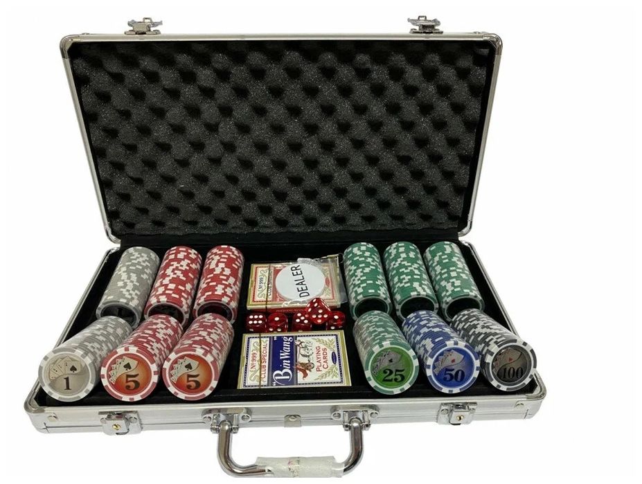 Покерный набор 300 шт., покерные фишки.  Покер. Новый!!!