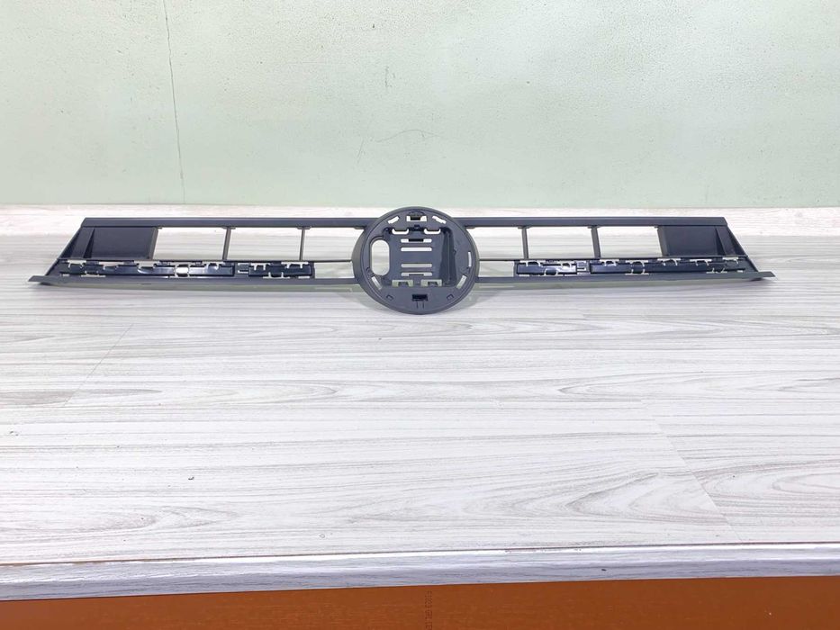 решетка радиаторна  VW Polo 2020-2025 г. #1037V