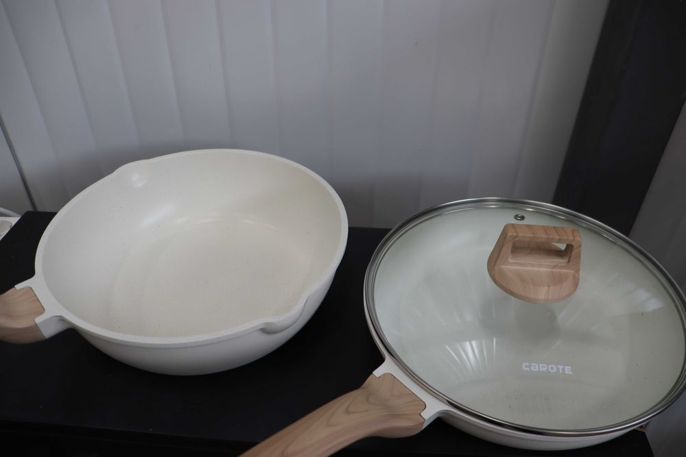 Комплект съдове и прибори за готвене Carote, 8 части