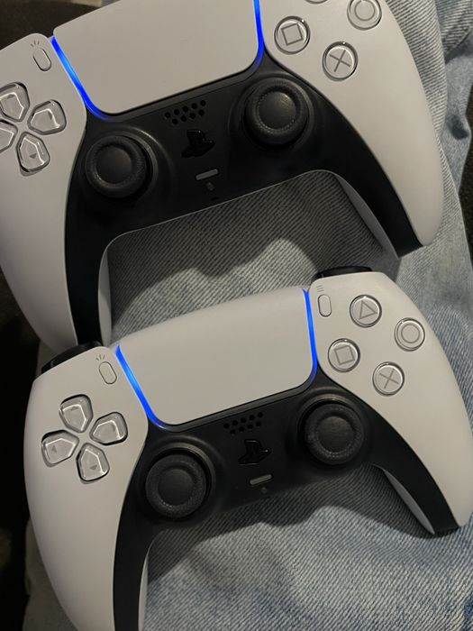 Продам оригинальные джойстики от PS5
