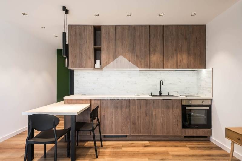 Едностаен, ексклузивен, чисто нов и обзаведен апартамент за продажба,