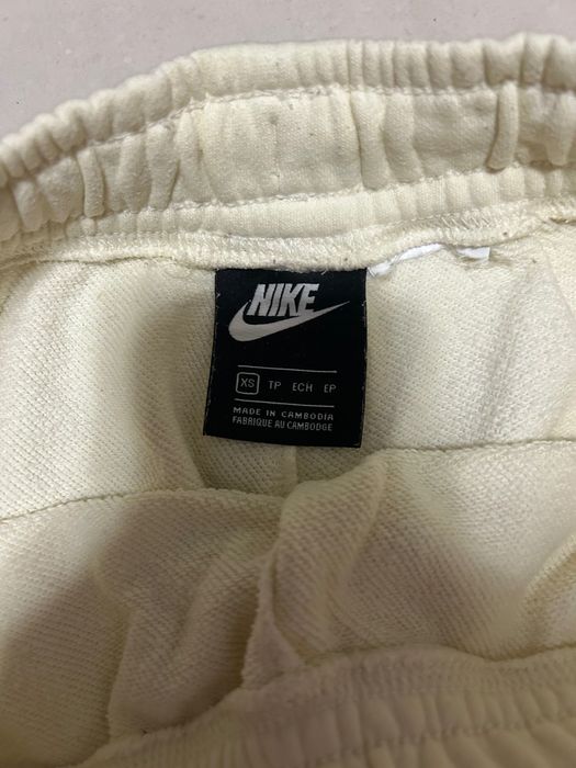 Nike жълти къси панталони