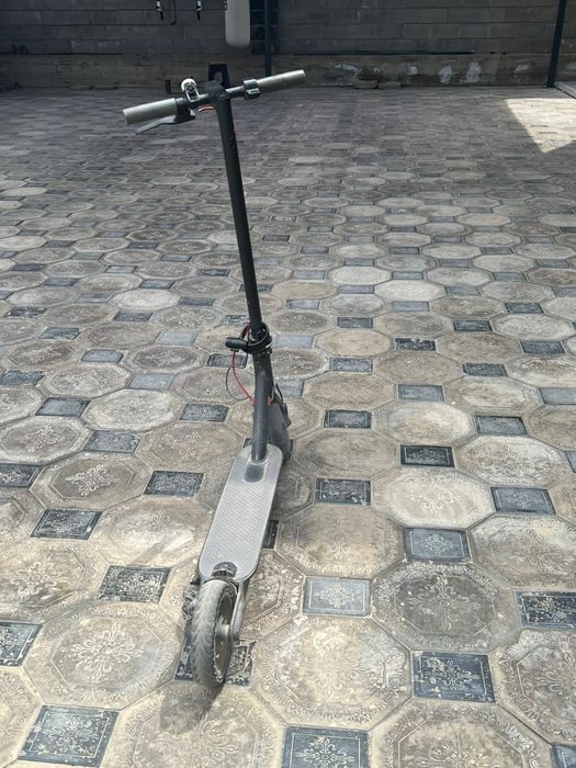 Продам электро самокат Xiaomi б/у