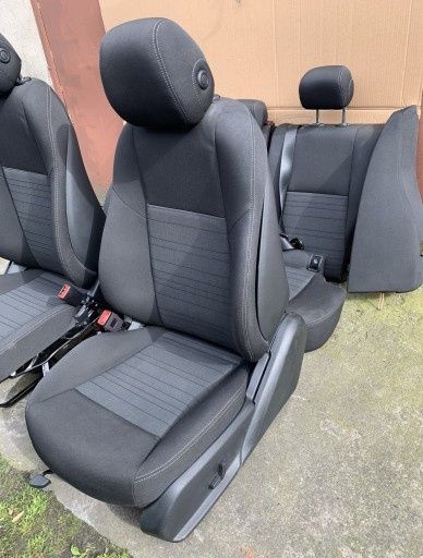 Салон за mercedes w205 седан  седалки и кори