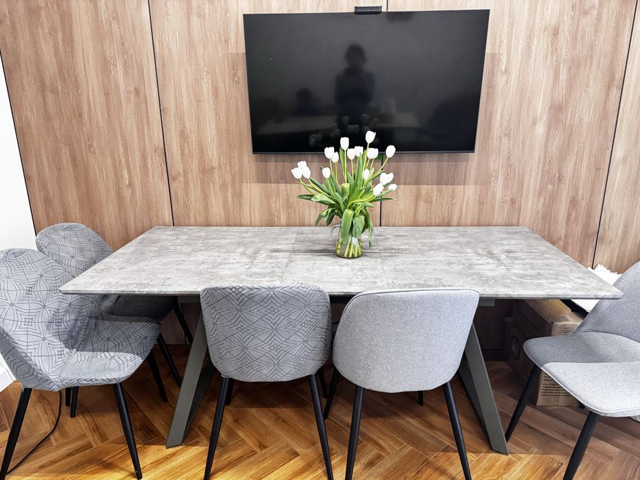 Продается стол со стульями