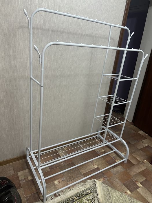 Вешалка для одежд и подставка продам