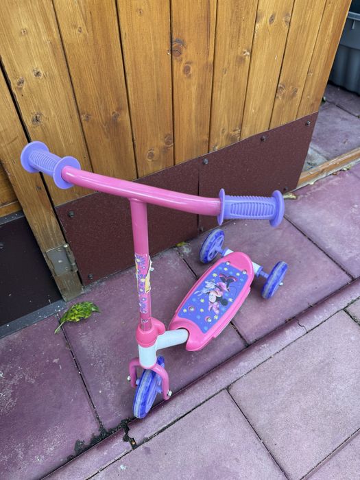 Tratineta roz pentru fetite