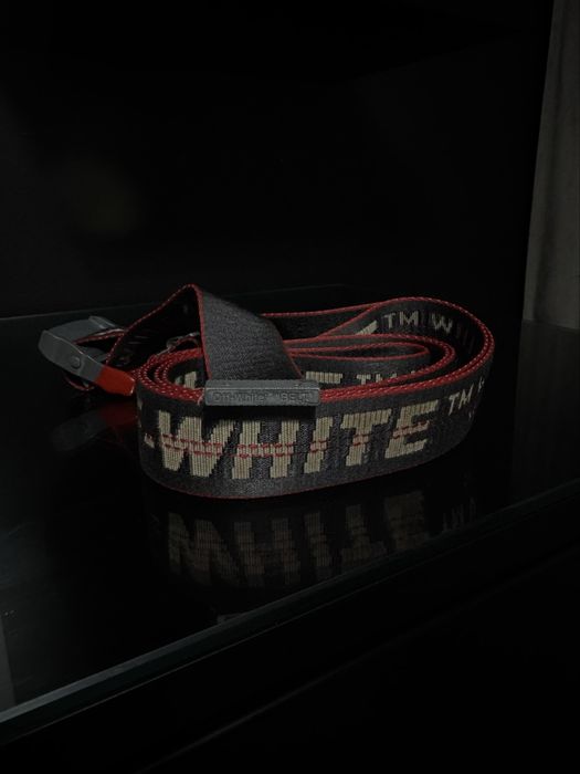 Curea Iconic Off  White