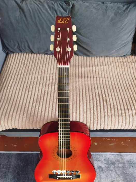 Гитара акустическая с комплектацией