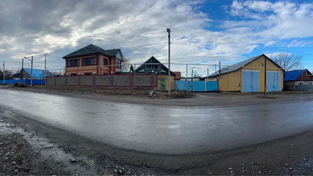 продается дом  с большим гаражом