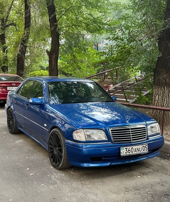 Бампер на мерседес w202  амг3.6