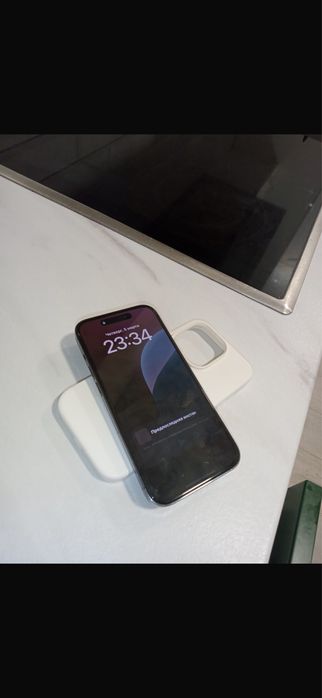 Продам Айфон 14 про