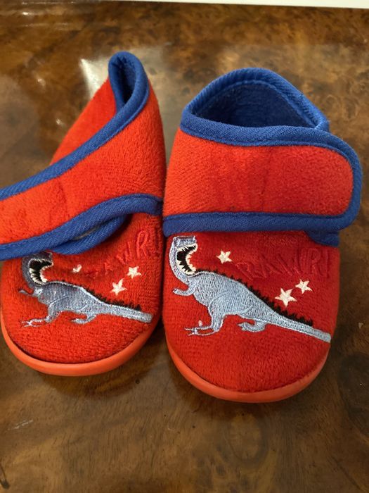 Детский ботинок