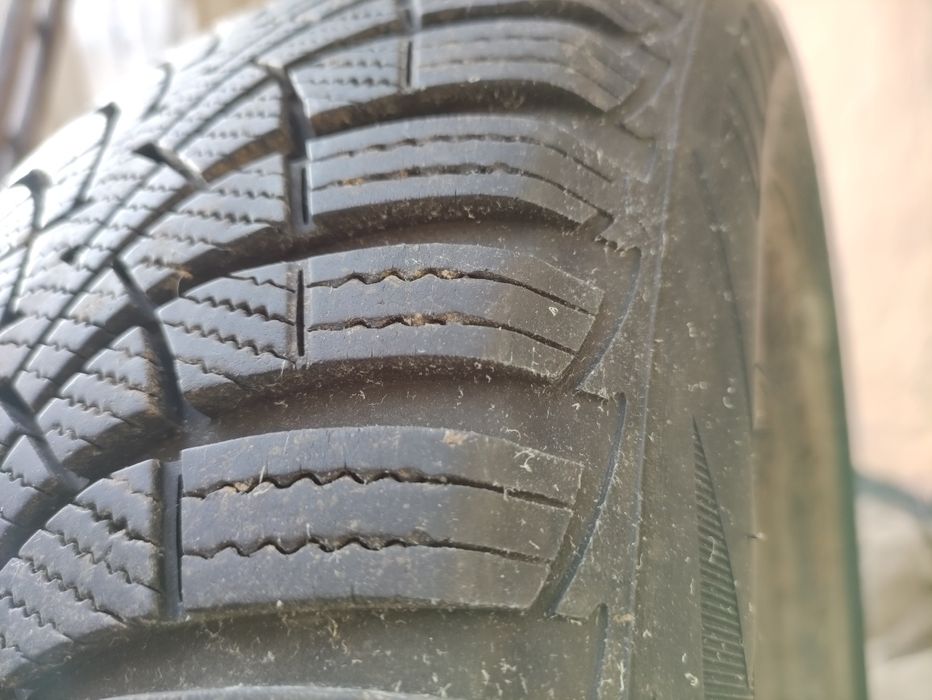 Vând roti passat 205.55.16