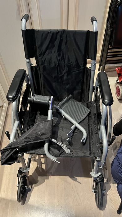 Инвалидная коляска