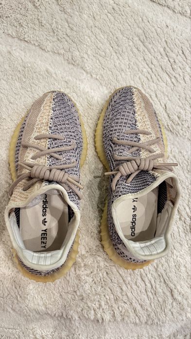 Vand yeezy 350 marimea 40