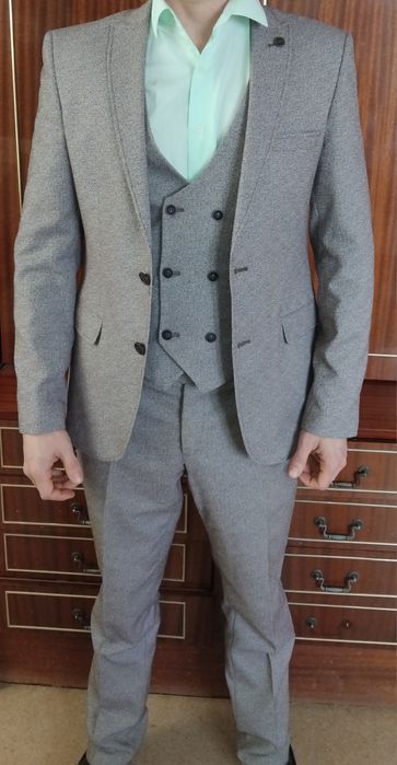 Мужской костюм тройка