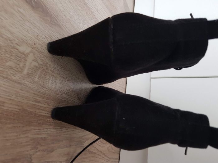 Елегантни обувки на висок ток