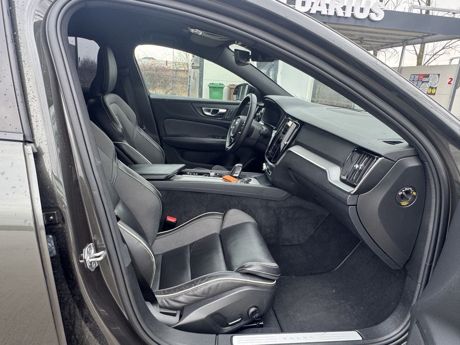 Volvo S60 2022 R Design/keyless/camera/distronic/