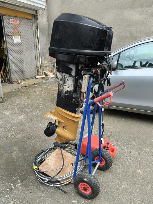 Извънбордов двигател Mercury 25