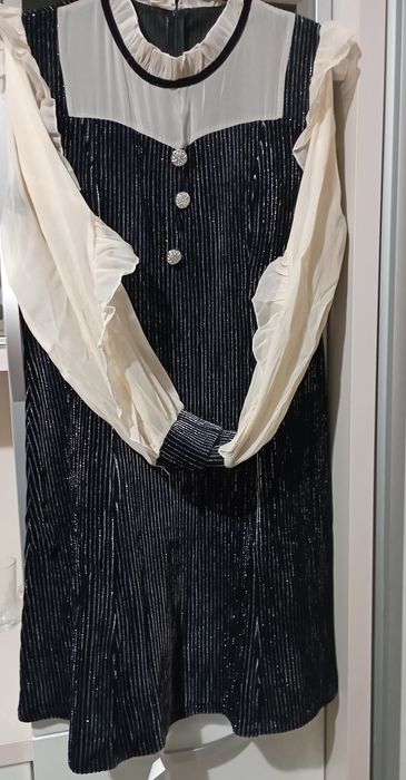 Rochie model cloș
