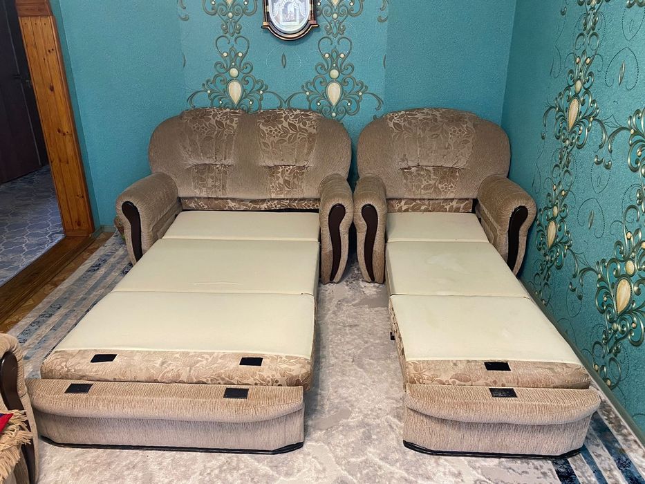 Диван и два кресла